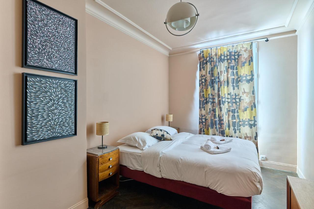 Apartment Center Of Paris With Terrace By Studio Prestige Eksteriør billede